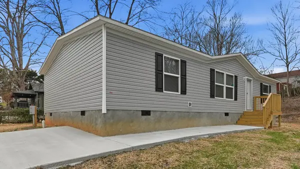 1003 Magnolia Street,  Rossville,  GA 30741