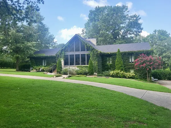 559 Forest Retreat Rd, Hendersonville, TN 37075
