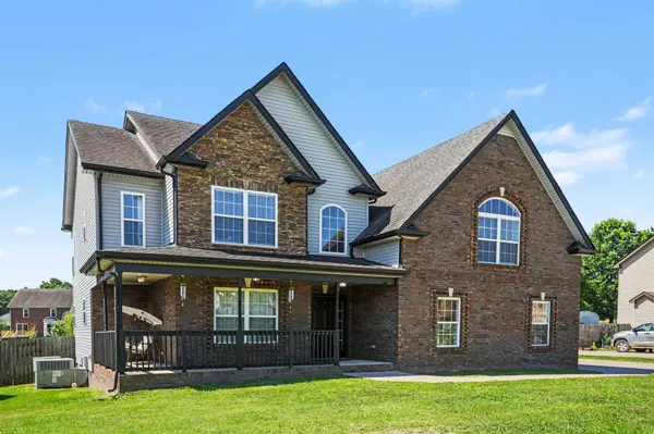 1532 Hattie Ln, Clarksville, TN 37042