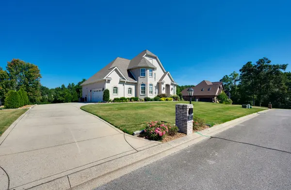 522 Country Club Dr, Dickson, TN 37055