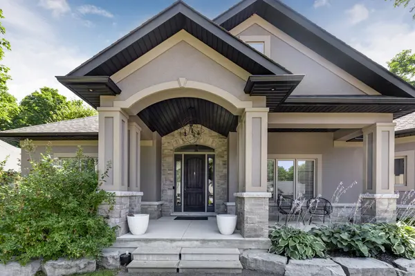 25 Heron BLVD, Springwater, ON L0L 1Y3