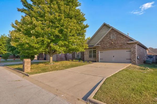 3192 W Melbourne ST, Springfield, MO 65810