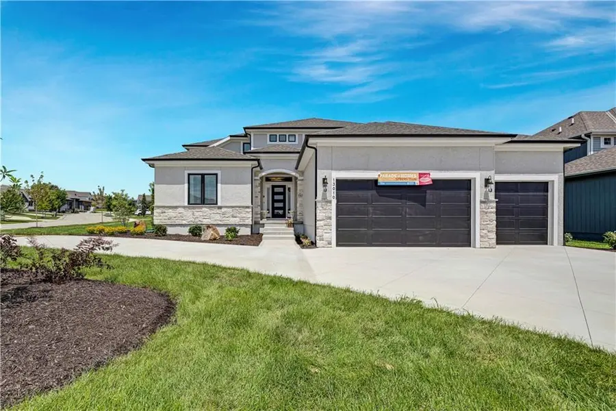 13010 W 174th TER, Overland Park, KS 66221