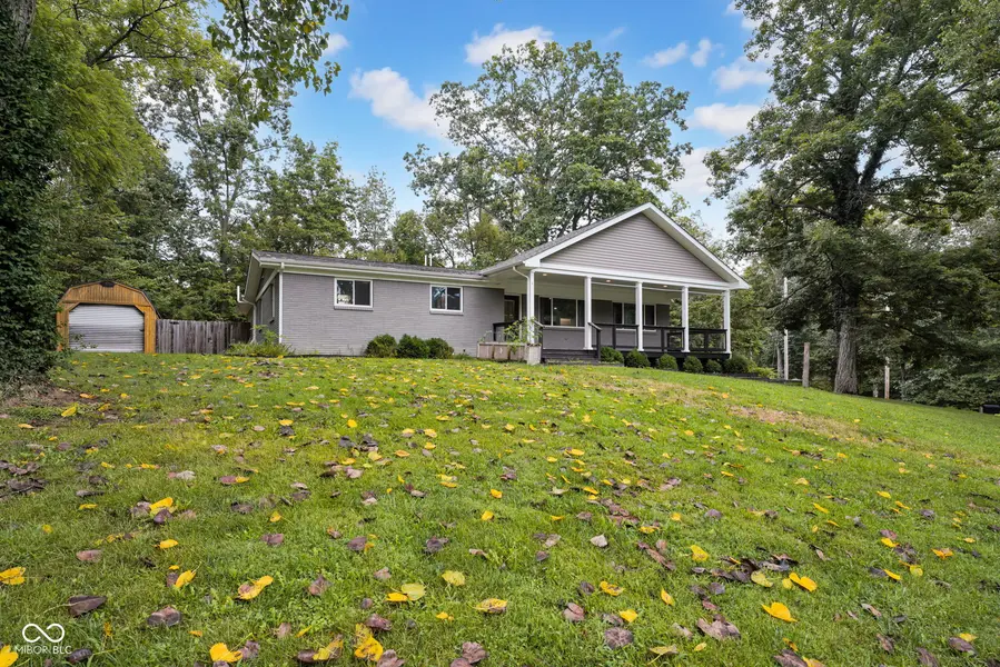 19514 E Lake Site DR, Hope, IN 47246