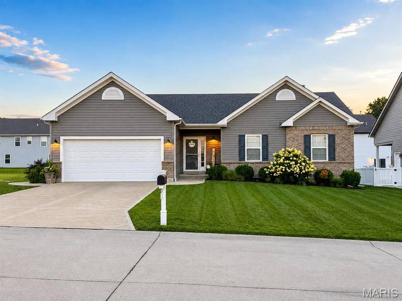 625 Lubbuck CT, Moscow Mills, MO 63362