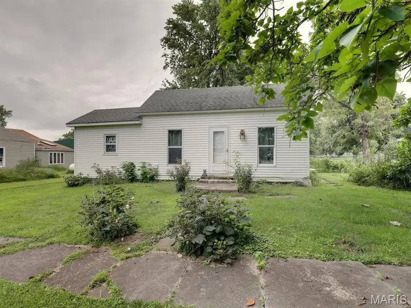 410 N 7th ST, La Belle, MO 63447