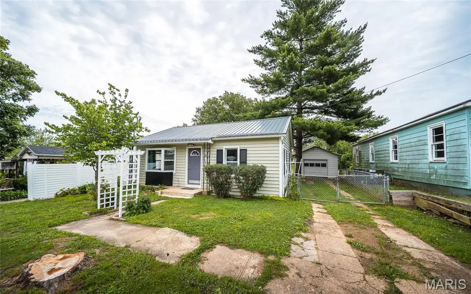 205 Maple ST S, Dixon, MO 65459
