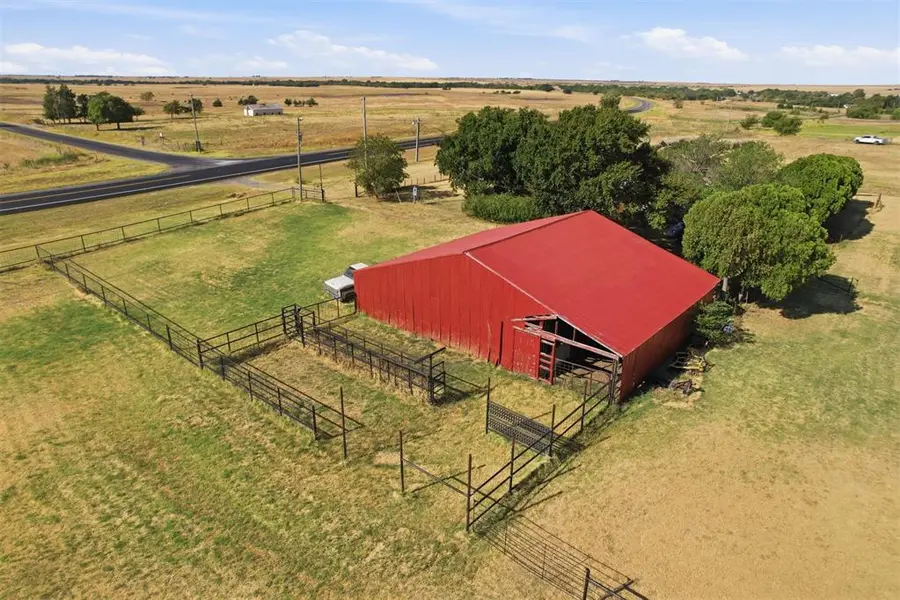 9110 SW Baseline RD, Faxon, OK 73540