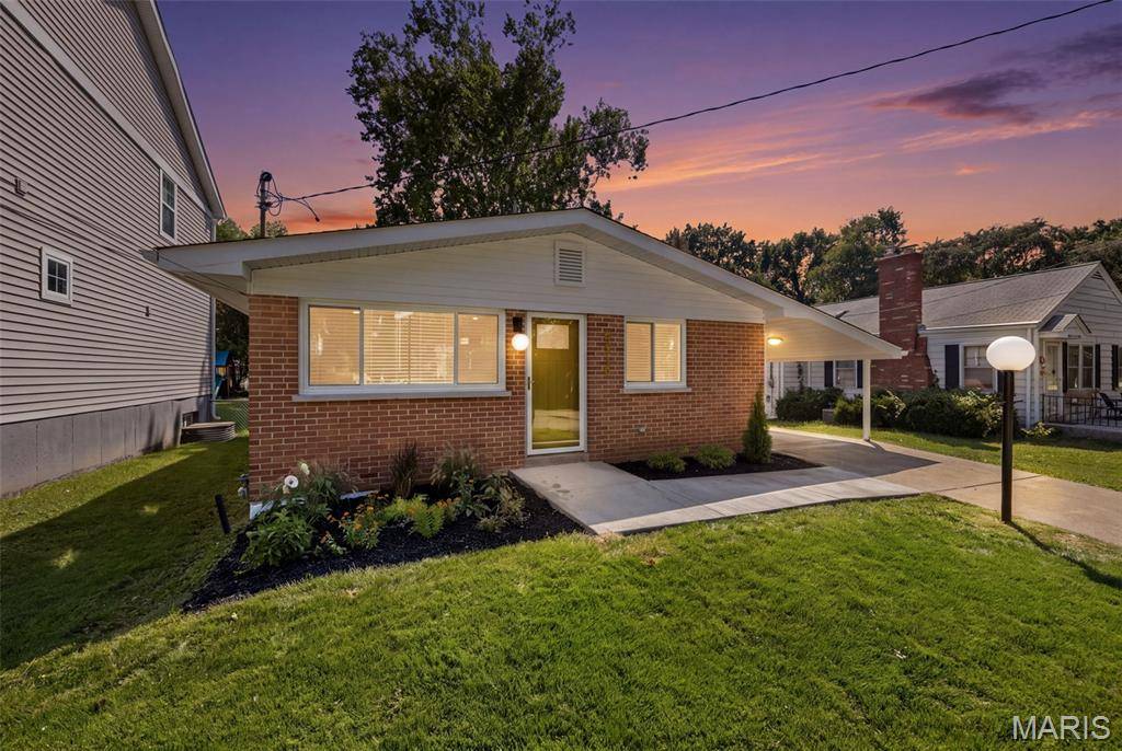 8816 Bridgeport AVE, Brentwood, MO 63144