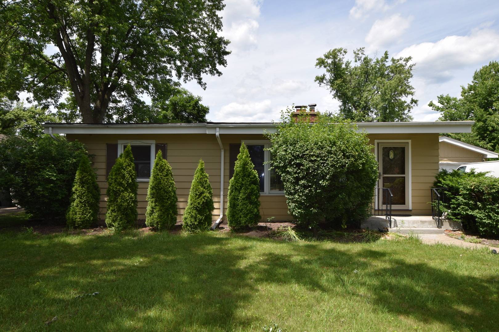 2226 Central RD, Glenview, IL 60025