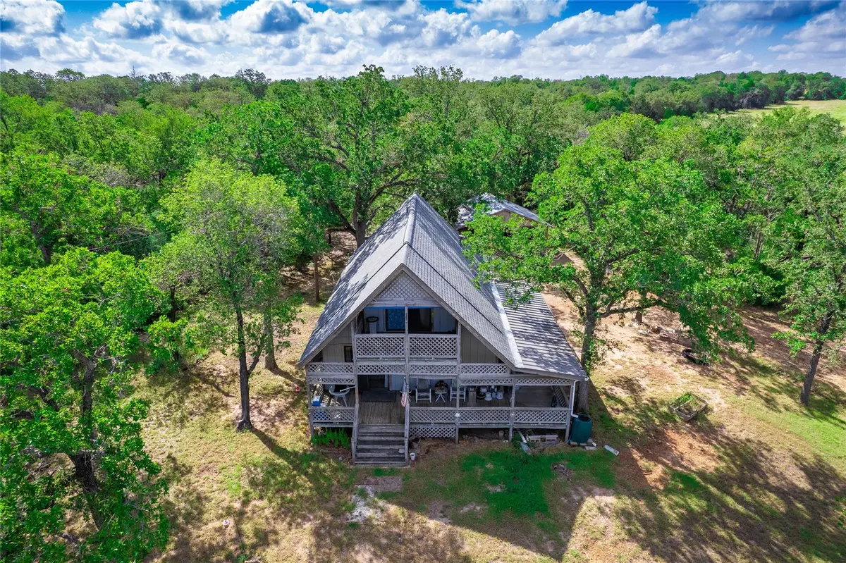 499 Hidden Oaks DR, Elgin, TX 78621