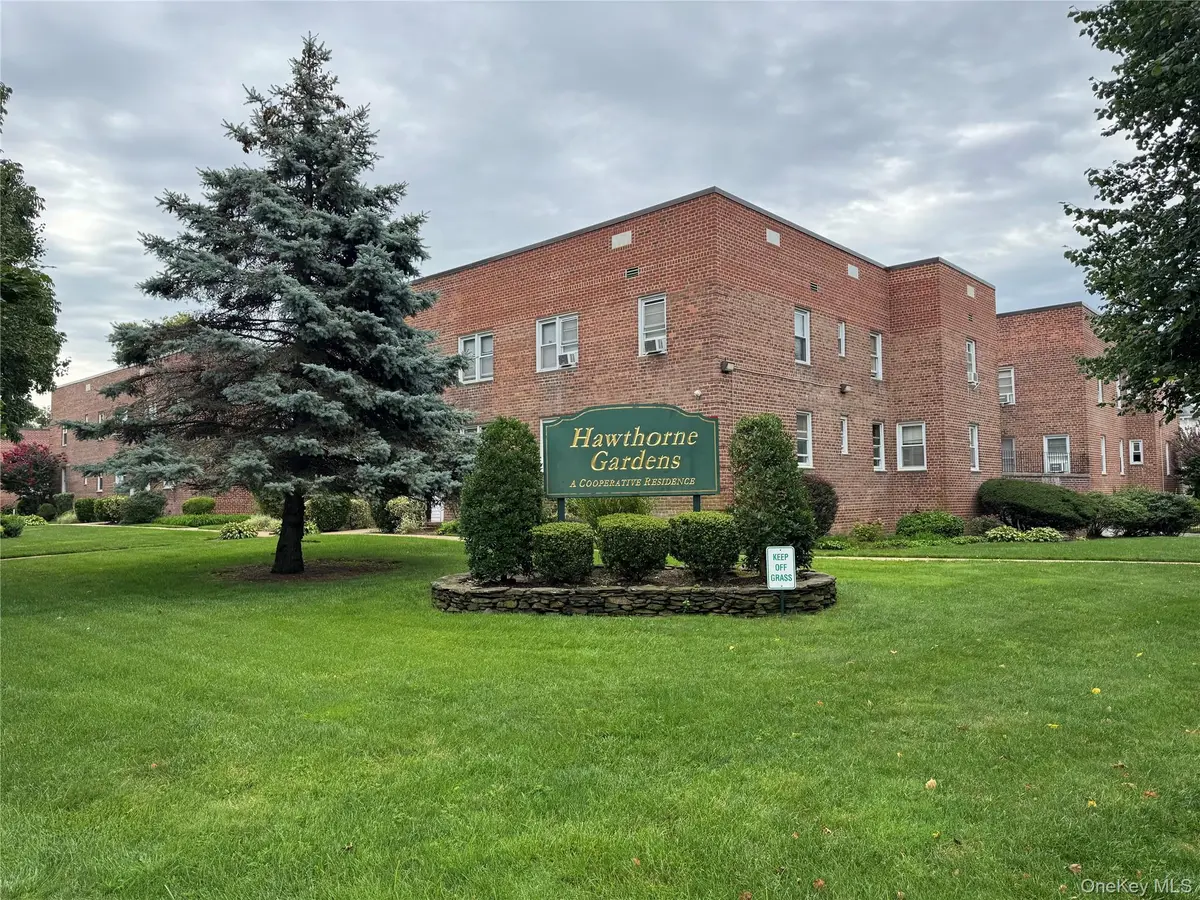 145 Smith #D21, Freeport, NY 11520