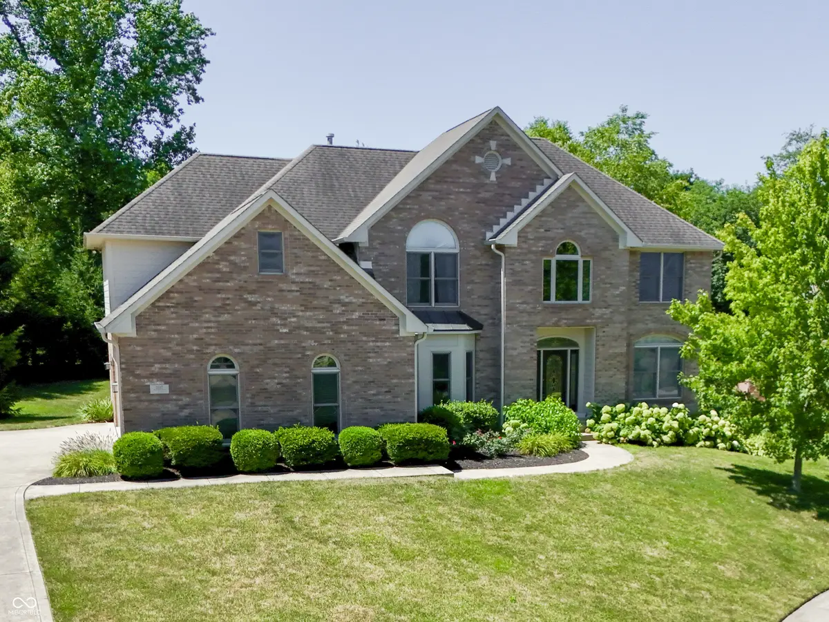 5517 Westbourne CT, Greenwood, IN 46143
