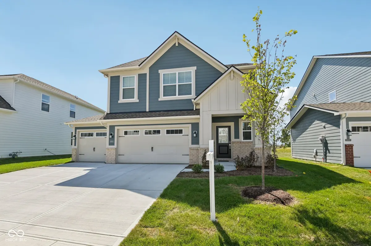16924 Sandhurst PL, Westfield, IN 46074