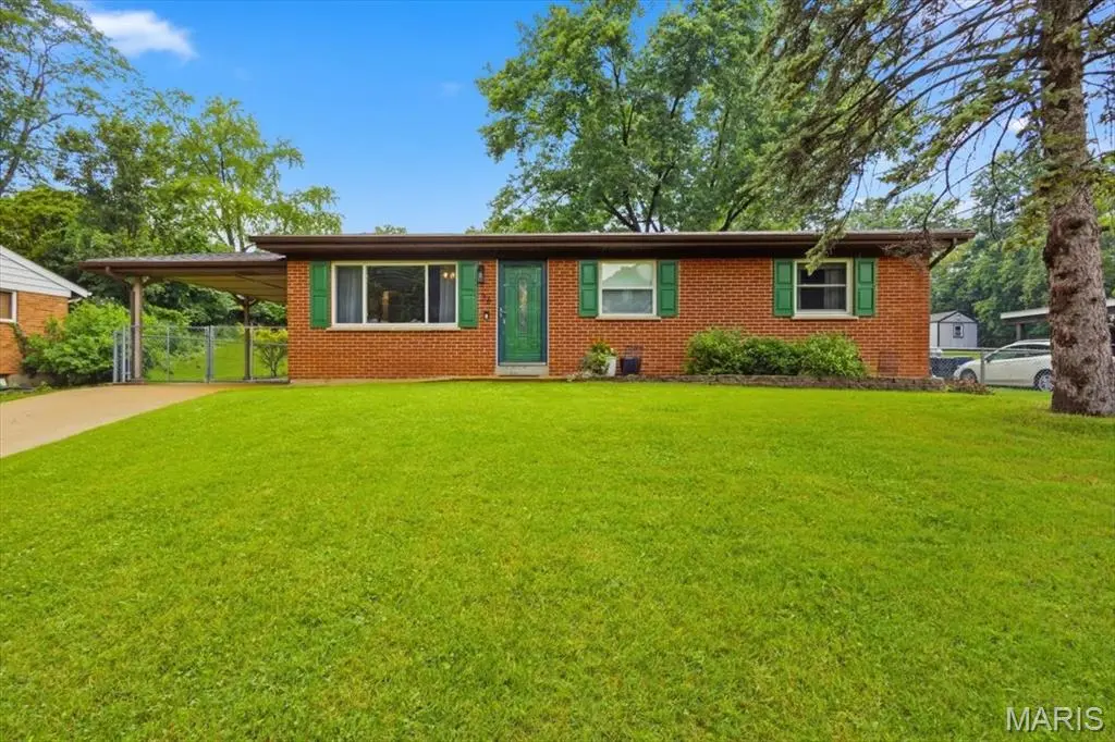 36 Reinke RD, Ellisville, MO 63021