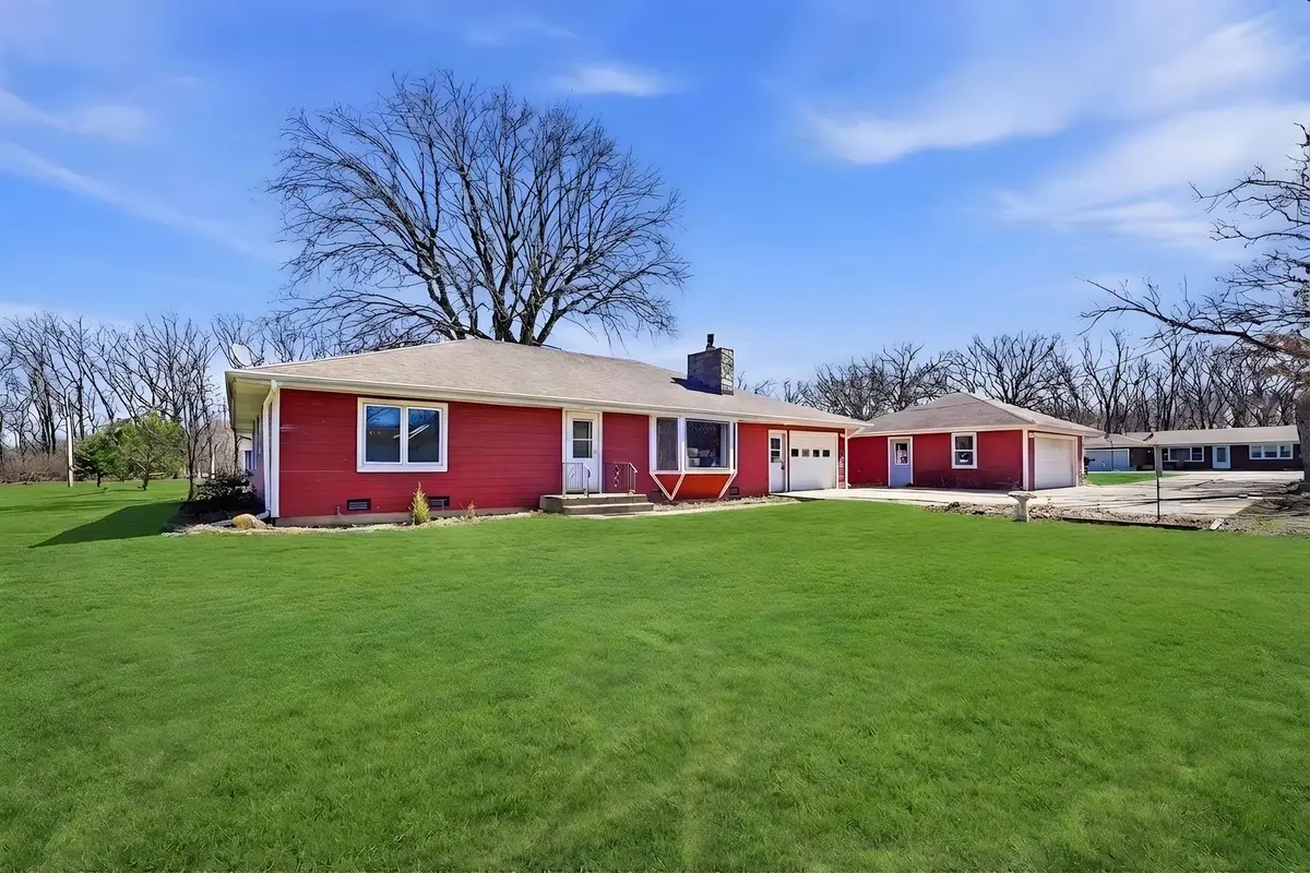 2594 E 1069th RD, Ottawa, IL 61350