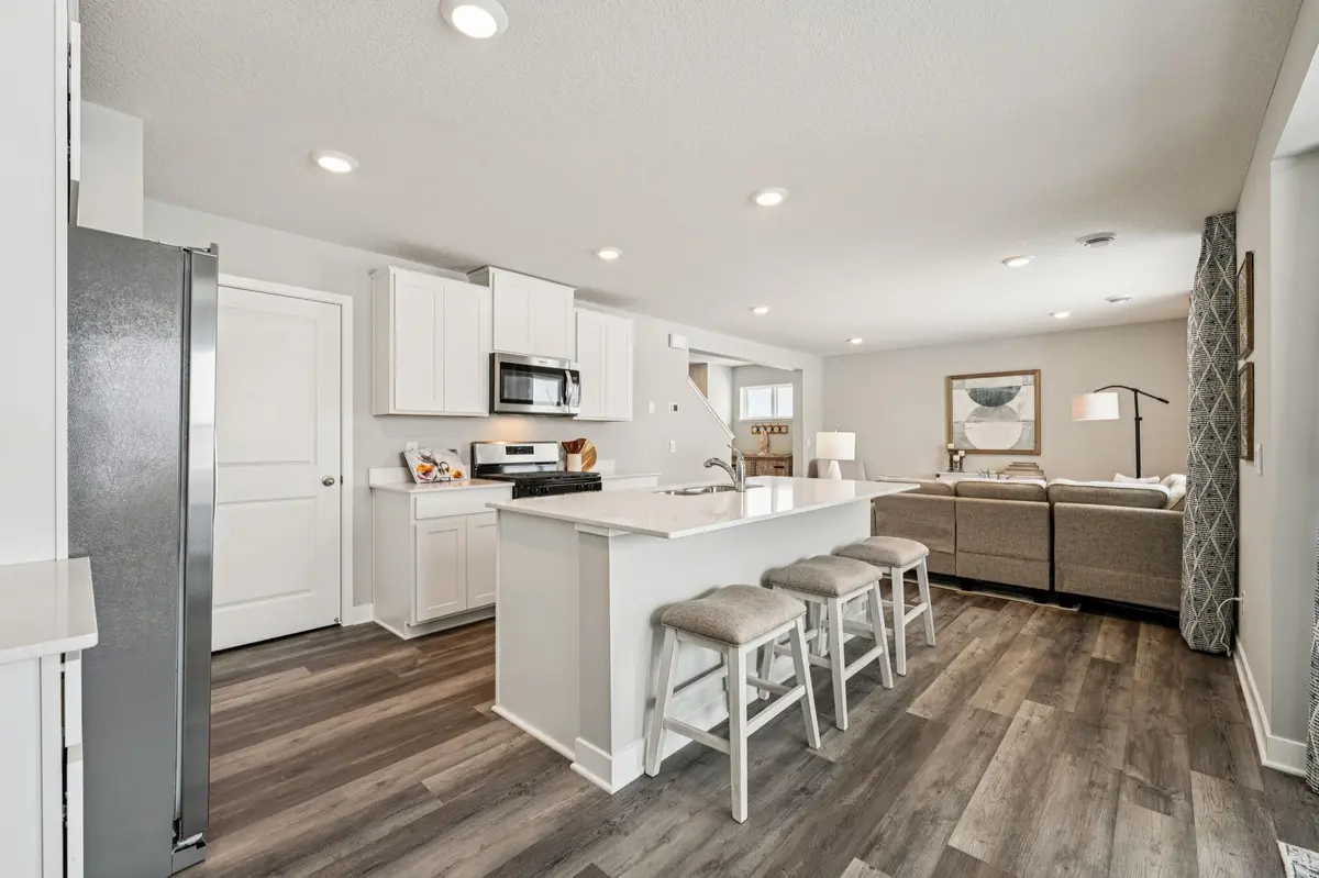 1957 Highview TER, Shakopee, MN 55379