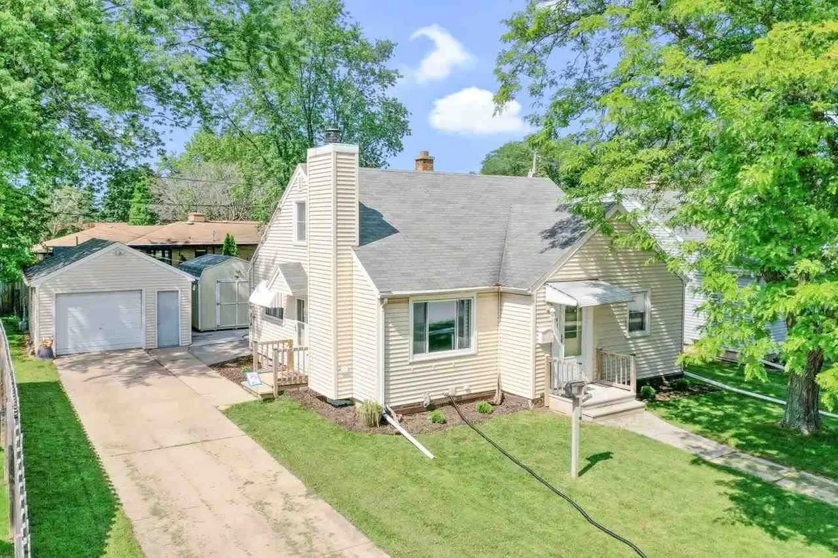141 STATE ST, Neenah, WI 54956
