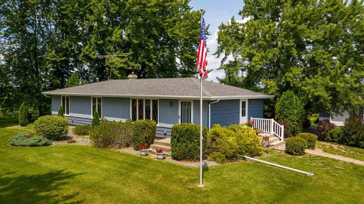 7460 HWY D, Omro, WI 54963