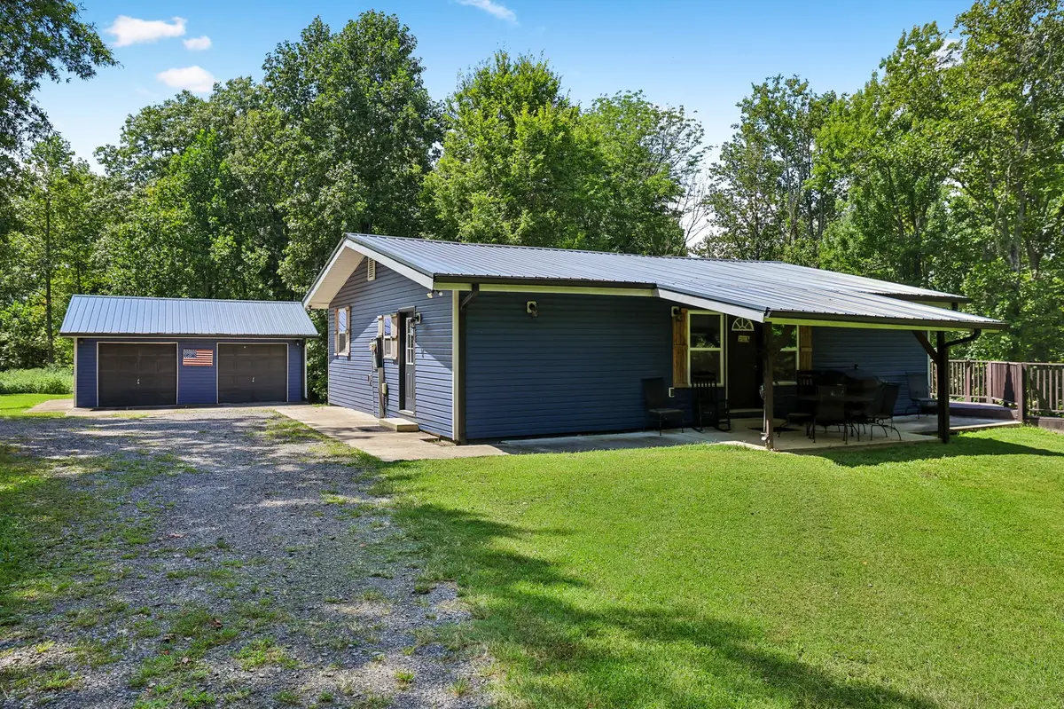432 Parker Ln, Bradyville, TN 37026