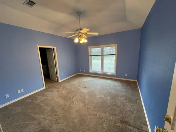 690 Ancient Oaks DR, Marble Falls, TX 78654