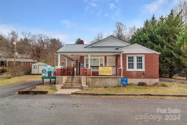286 Skyland DR, Sylva, NC 28779