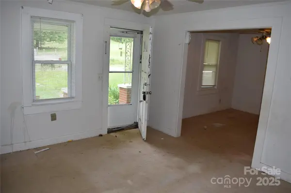 18417 Hwy 221 HWY N, Marion, NC 28752