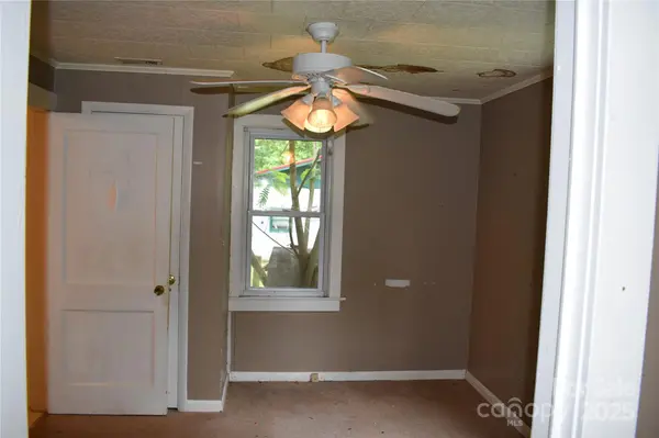 18417 Hwy 221 HWY N, Marion, NC 28752