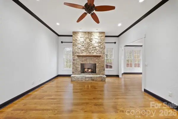 19 Angler TRL, Asheville, NC 28803