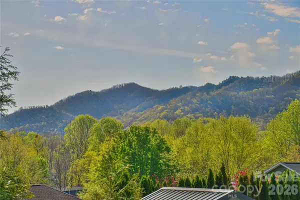 310 Portmanvilla RD, Black Mountain, NC 28711