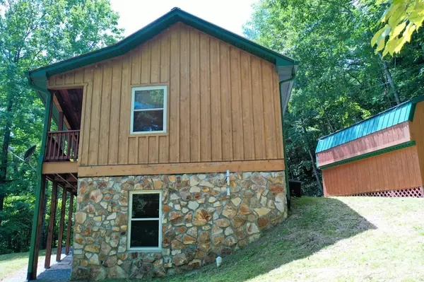 470 Bear Ridge RD, Tuckasegee, NC 28783