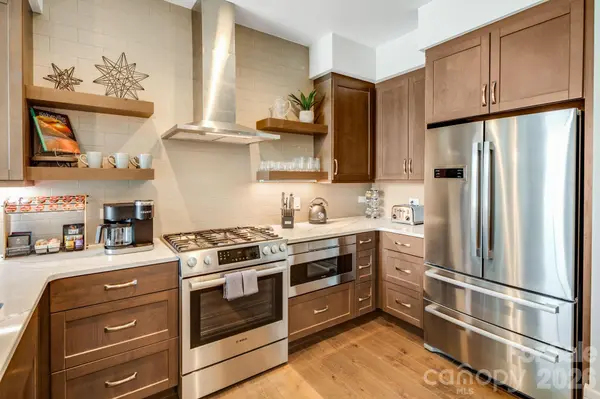 7 Patton AVE #1006, Asheville, NC 28801
