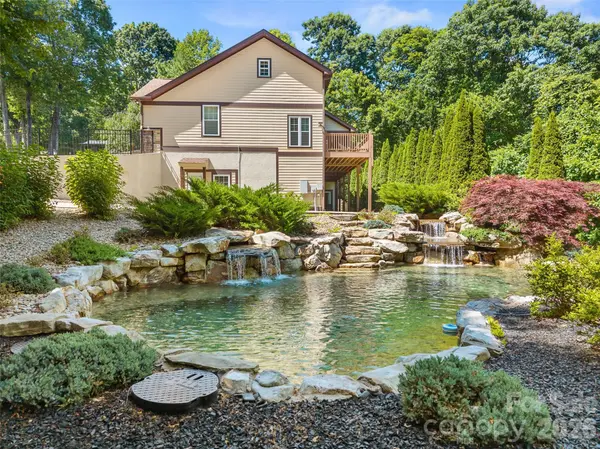 25 Linden Turn, Hendersonville, NC 28739