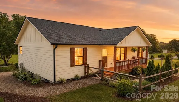 923 Newfound RD, Leicester, NC 28748