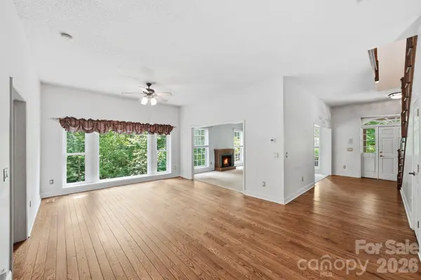721 Canterbury RD, Kings Mountain, NC 28086