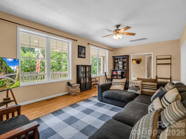 136 Limousine LN, Pisgah Forest, NC 28768