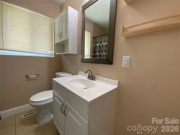 325 Glenwood DR, Mooresville, NC 28115