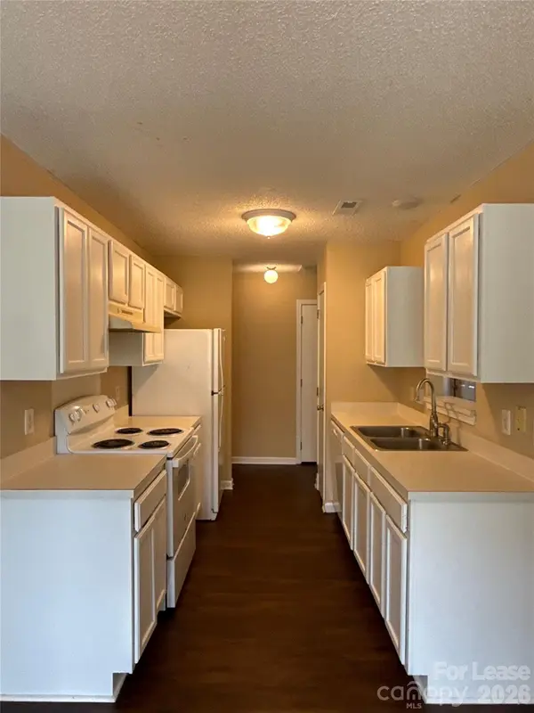 7037 Breeders Cup CIR, Charlotte, NC 28215