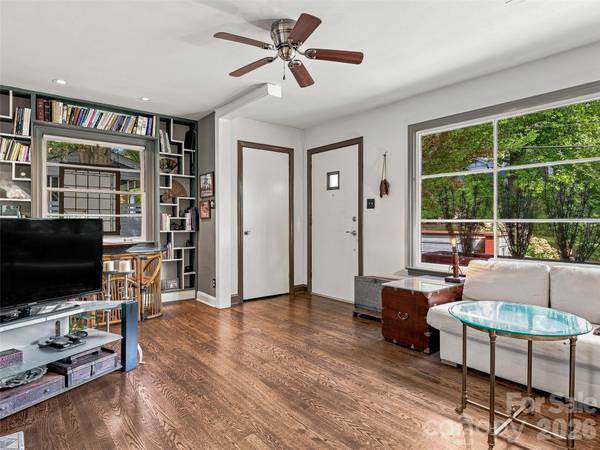 30 Maney AVE, Asheville, NC 28804