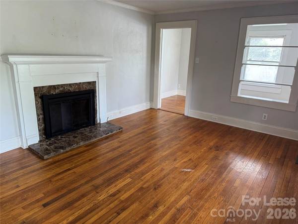 1117 13th AVE NW, Hickory, NC 28601