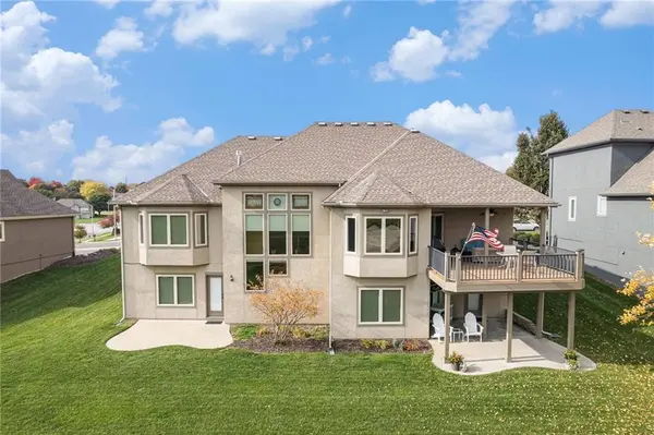 1819 NE 102nd TER, Kansas City, MO 64155