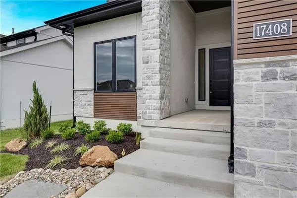 17408 Parkhill ST, Overland Park, KS 66221