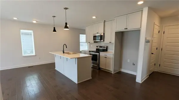 8816 SW 9th ST, Blue Springs, MO 64064