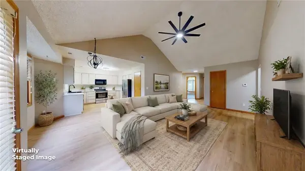 2908 Meadow DR, Lawrence, KS 66047