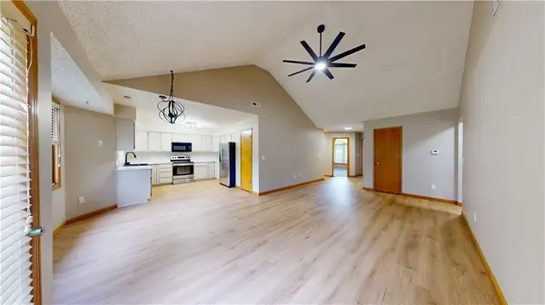 2908 Meadow DR, Lawrence, KS 66047