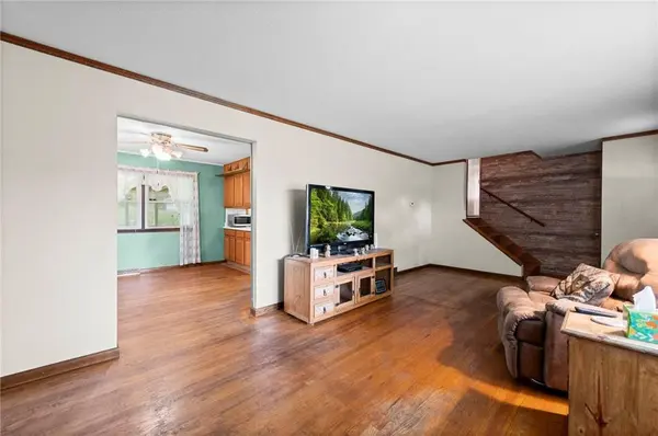817 S Alexander RD, Independence, MO 64056