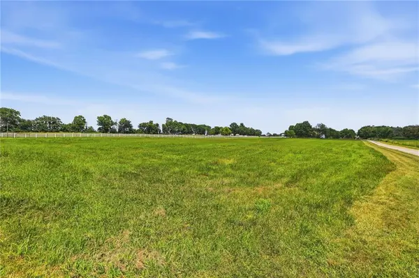 24355 Jingo RD, Bucyrus, KS 66013
