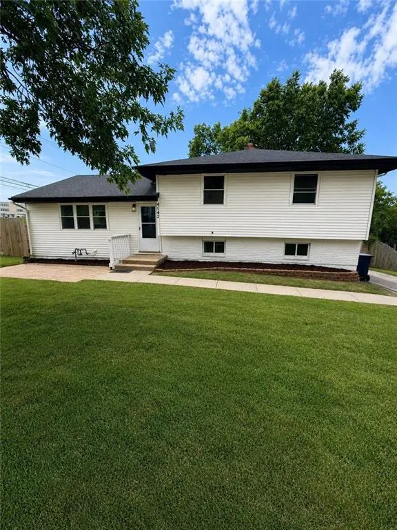 4142 N Lister AVE, Kansas City, MO 64117