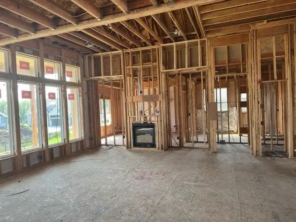 17429 Gillette ST, Overland Park, KS 66221