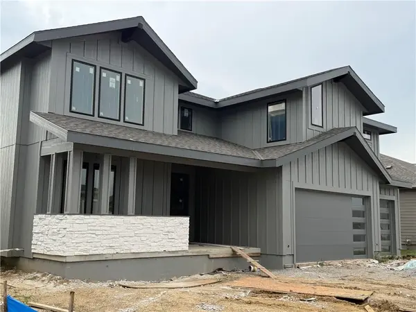 17404 Parkhill ST, Overland Park, KS 66221
